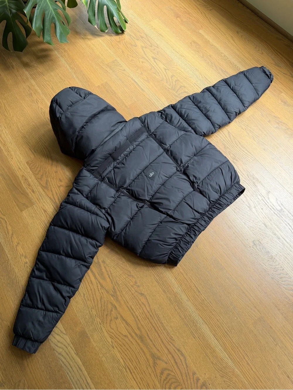 Alo Yoga Aspen Love Puffer Jacket Black size Small